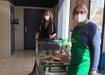Lidé v Jihlavě darovali přes tunu potravin a drogerie na pomoc v nouzi