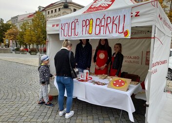 Jihlavská Charita plánuje rozdat v rámci sbírky Koláč pro hospic téměř 5000 koláčů