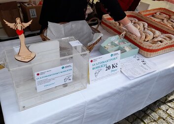 Svatomartinské rohlíčky chutnaly a pomohou 