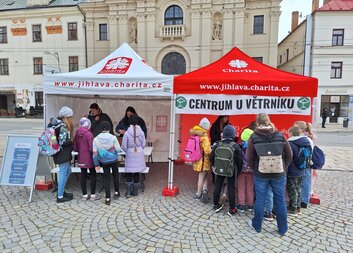 Den Země v Jihlavě přilákal převážně mladé návštěvníky i přes aprílové počasí