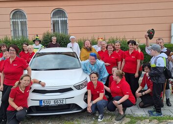 Domácí hospic Bárka zakoupil nový automobil z peněz získaných z benefičních akcí