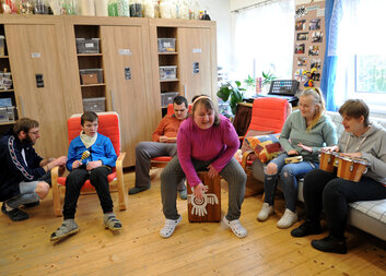 Dobrovolnictví v odlehčovací službě Adapta aneb Jak lidé s lehkým mentálním postižením pomáhají ostatním