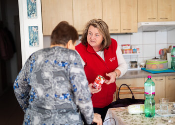 Pomáhají tam, kde už síly nestačí. Pečovatelská služba Telč je každodenní jistotou!